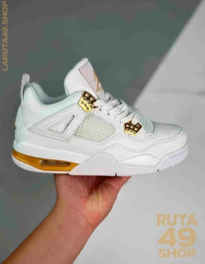 Air Jordan 4 Retro