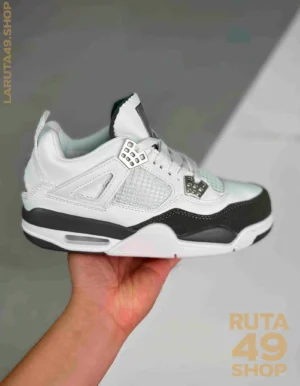 Air Jordan 4 Retro