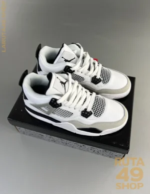 Air Jordan 4