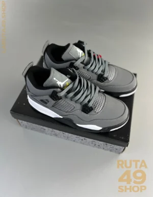 Air Jordan 4