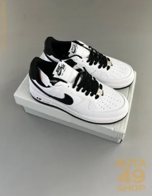 Nike Air Force 1 Low