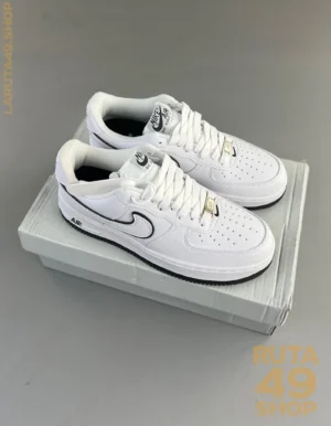 Nike Air Force 1 Low