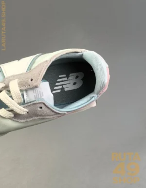 New Balance 327
